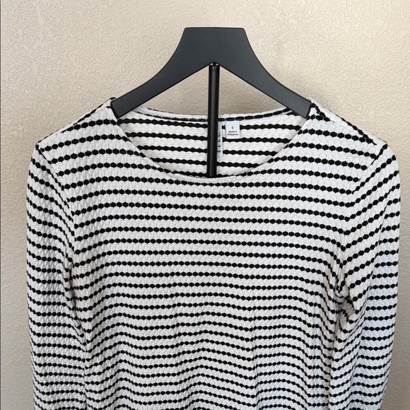 Elle Monochrome Patterned Long Sleeve Top - Picture 2 of 9
